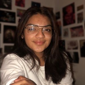 Meet your Posher, April